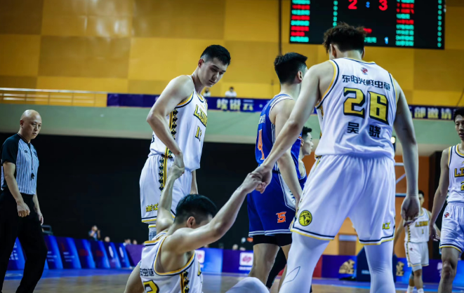 金年会官方网站-冲刺阶段上海久事调整名单以备英超，扳平良机环节打磨，引发热议，阵容厚度经受考验